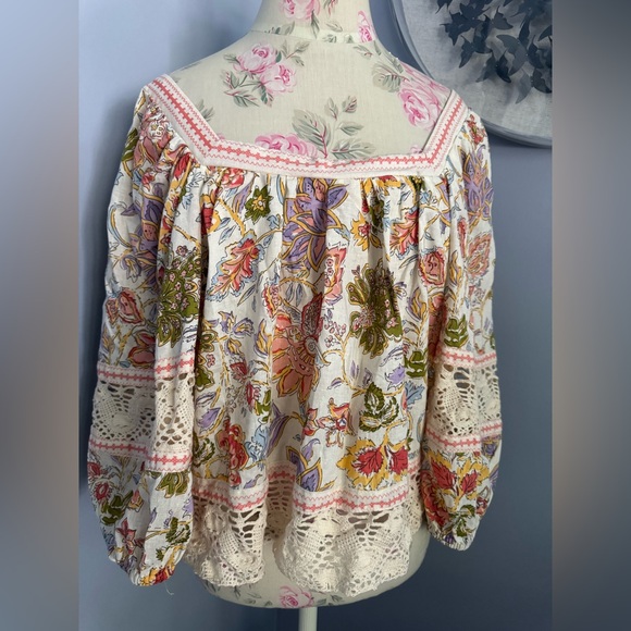 Christian Siriano Floral Bohemian Blouse with Lace Accents - Picture 1 of 7